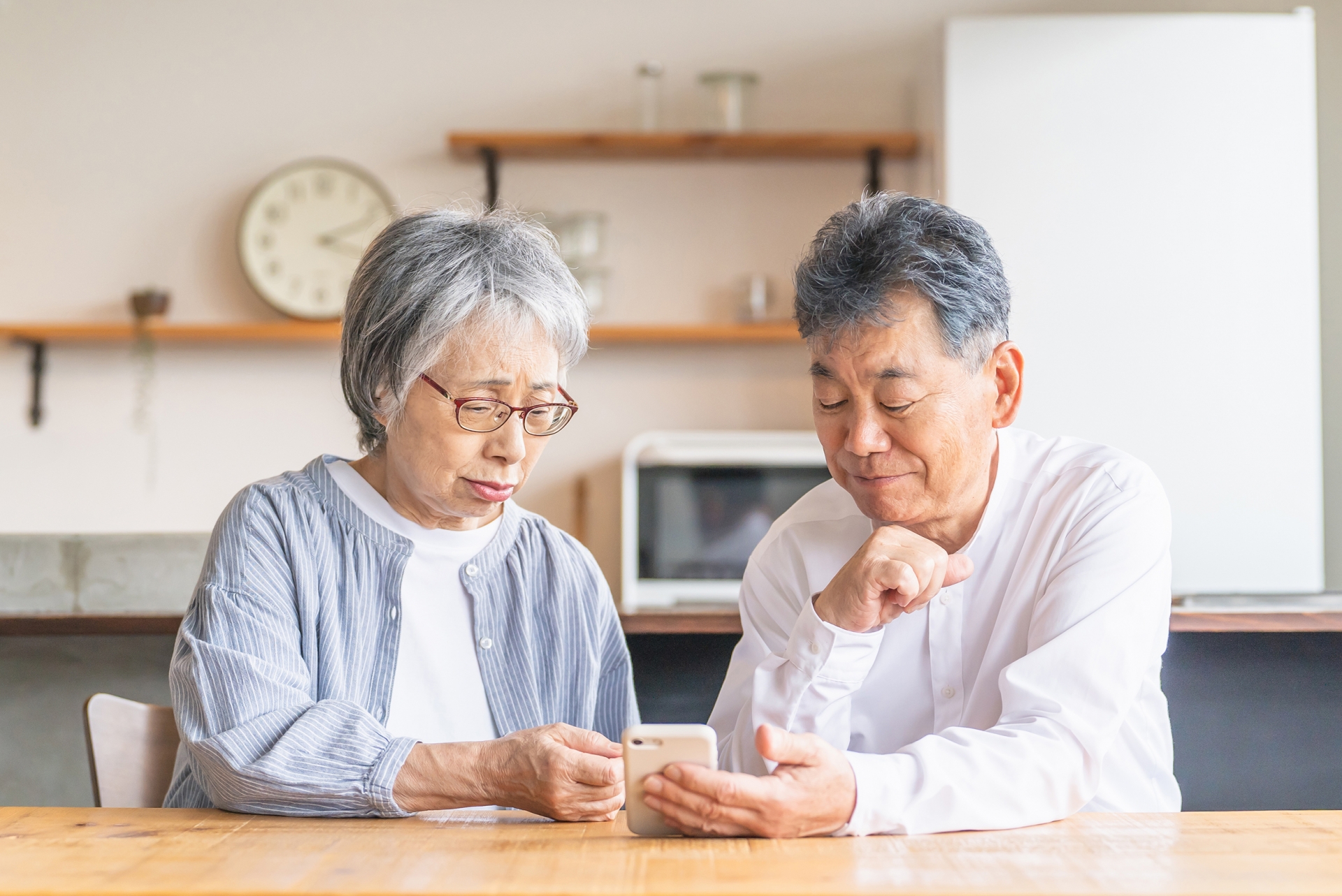 「シニアがリスキリングで得られる新しい人生の可能性とは」記事のイメージ図